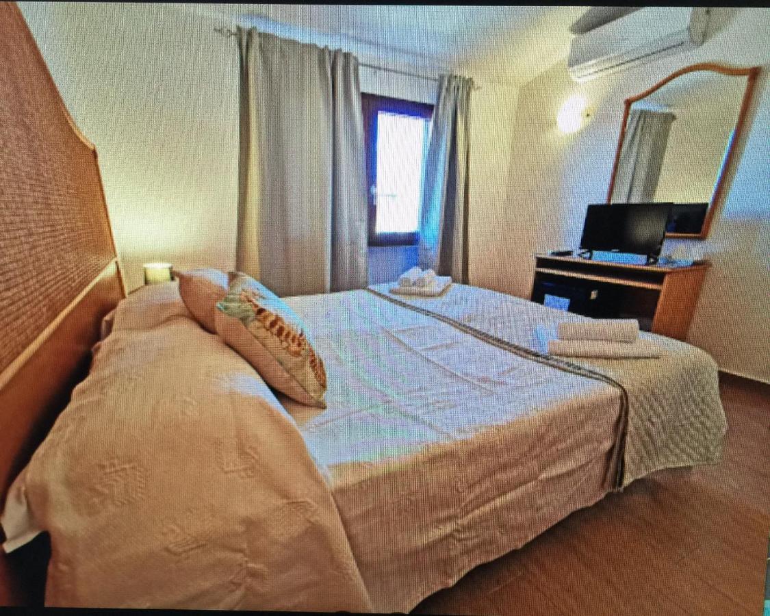Le Camere Sul Porto Palau Buitenkant foto